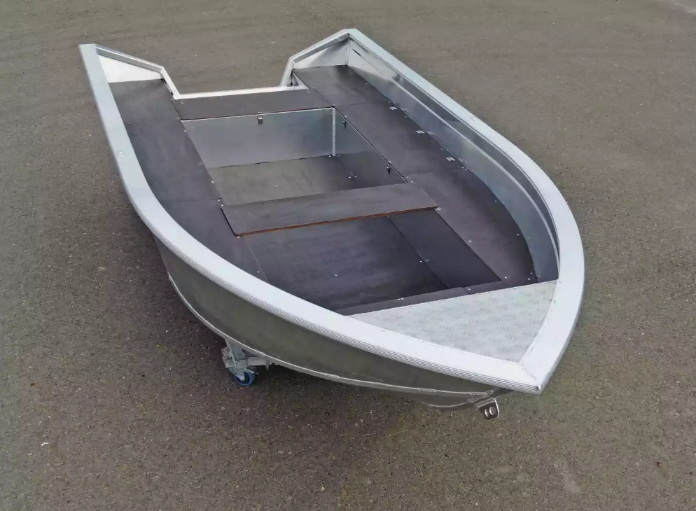Алюминиевая лодка  Неман-420 в Анапе