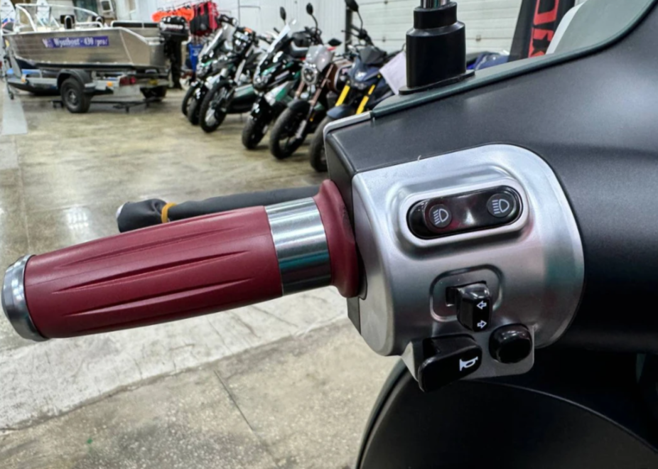 Скутер PROMAX Miami 240 (49) в Анапе