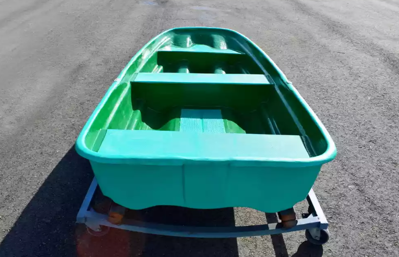 Стеклопластиковая лодка Старт (тримаран) в Анапе