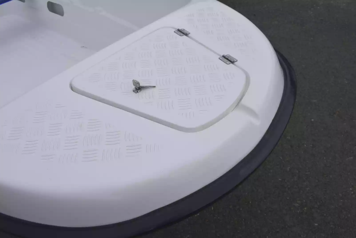 Стеклопластиковая лодка Пингвин New (тримаран) в Анапе