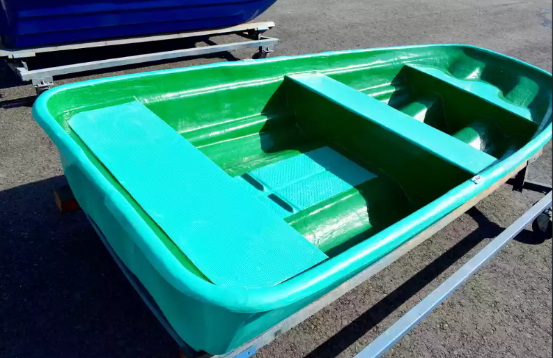 Стеклопластиковая лодка Старт (тримаран) в Анапе