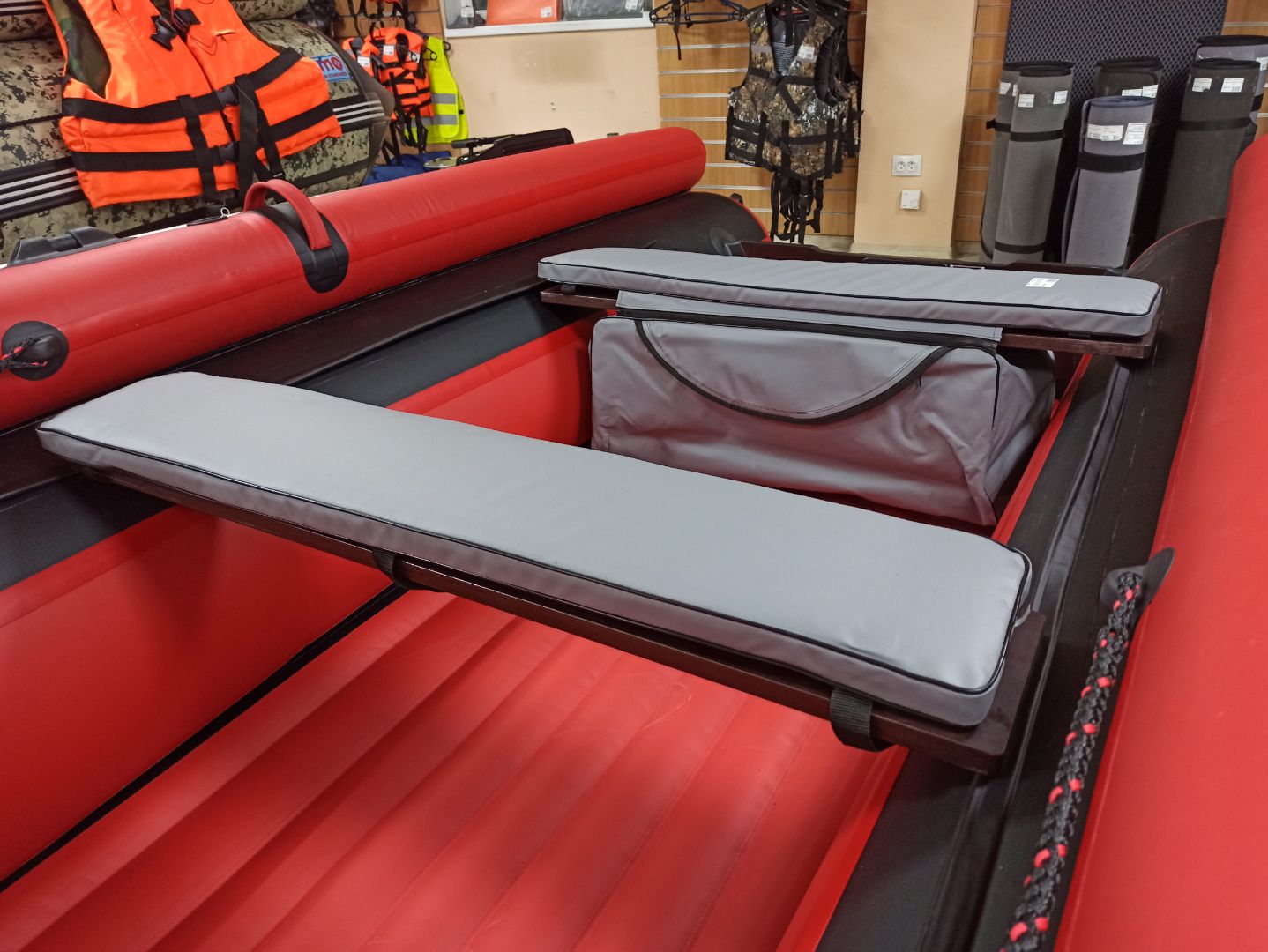 КОМПЛЕКТ МЯГКИХ НАКЛАДОК С СУМКОЙ ДЛЯ ЛОДОК 110Х20 СЕРЫЙ в Анапе