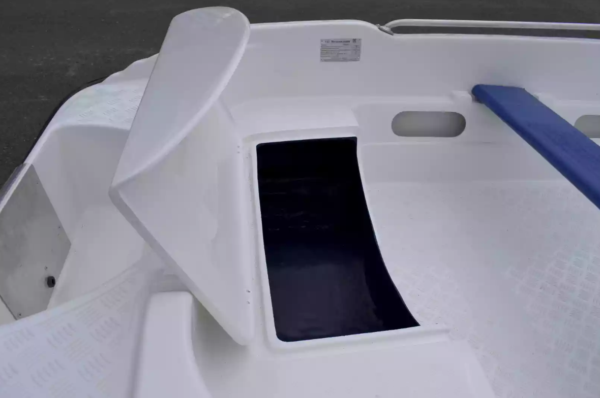 Стеклопластиковая лодка Пингвин New (тримаран) в Анапе