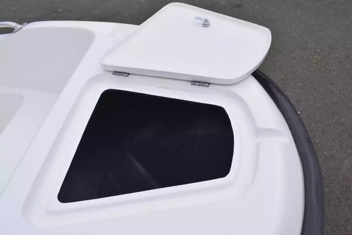 Стеклопластиковая лодка Пингвин New (тримаран) в Анапе