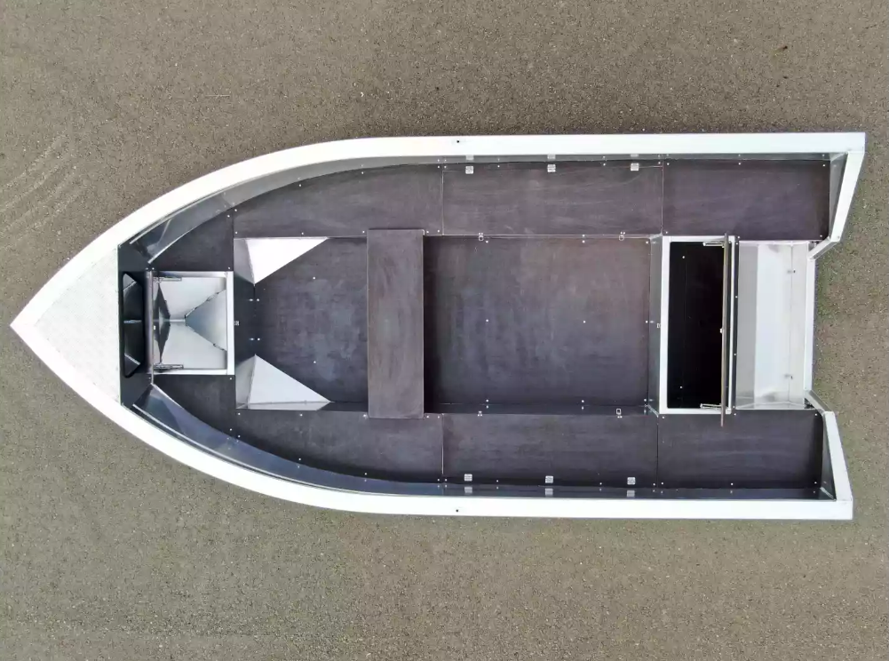 Алюминиевая лодка  Неман-420 в Анапе