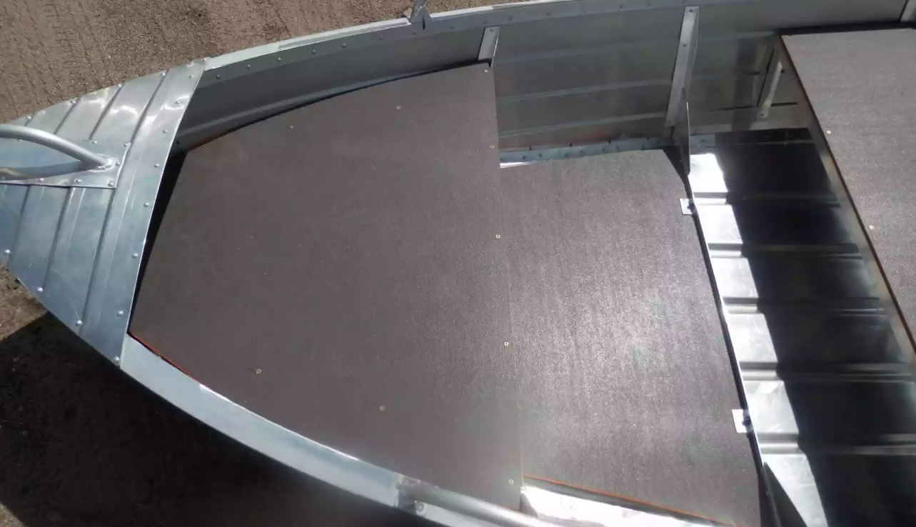 Алюминиевая лодка Вятка-Профи 32 в Анапе