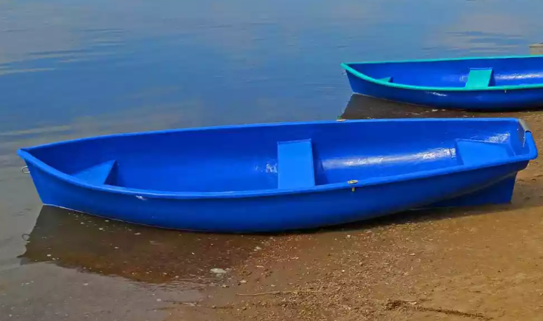 Стеклопластиковая лодка Омуль в Анапе