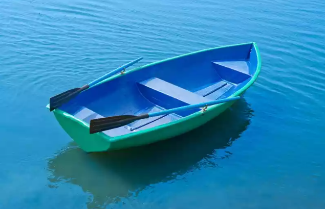 Стеклопластиковая лодка Дельфин в Анапе