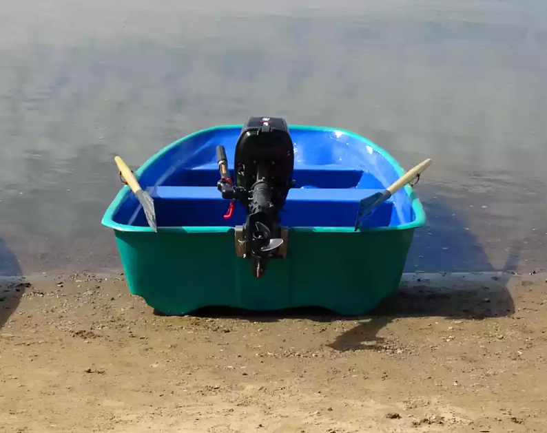 Стеклопластиковая лодка Старт (тримаран) в Анапе