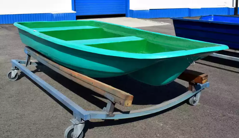 Стеклопластиковая лодка Старт (тримаран) в Анапе