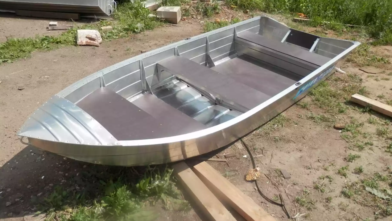 Алюминиевая лодка Вятка-Профи 32 в Анапе