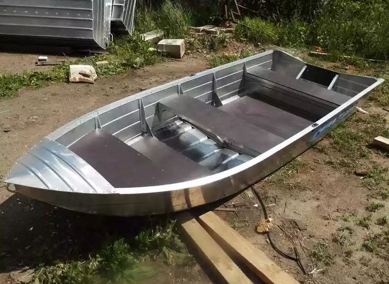 Алюминиевая лодка Вятка-Профи 37 в Анапе