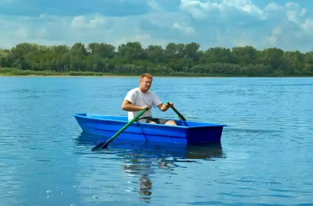 Стеклопластиковая лодка Малютка в Анапе