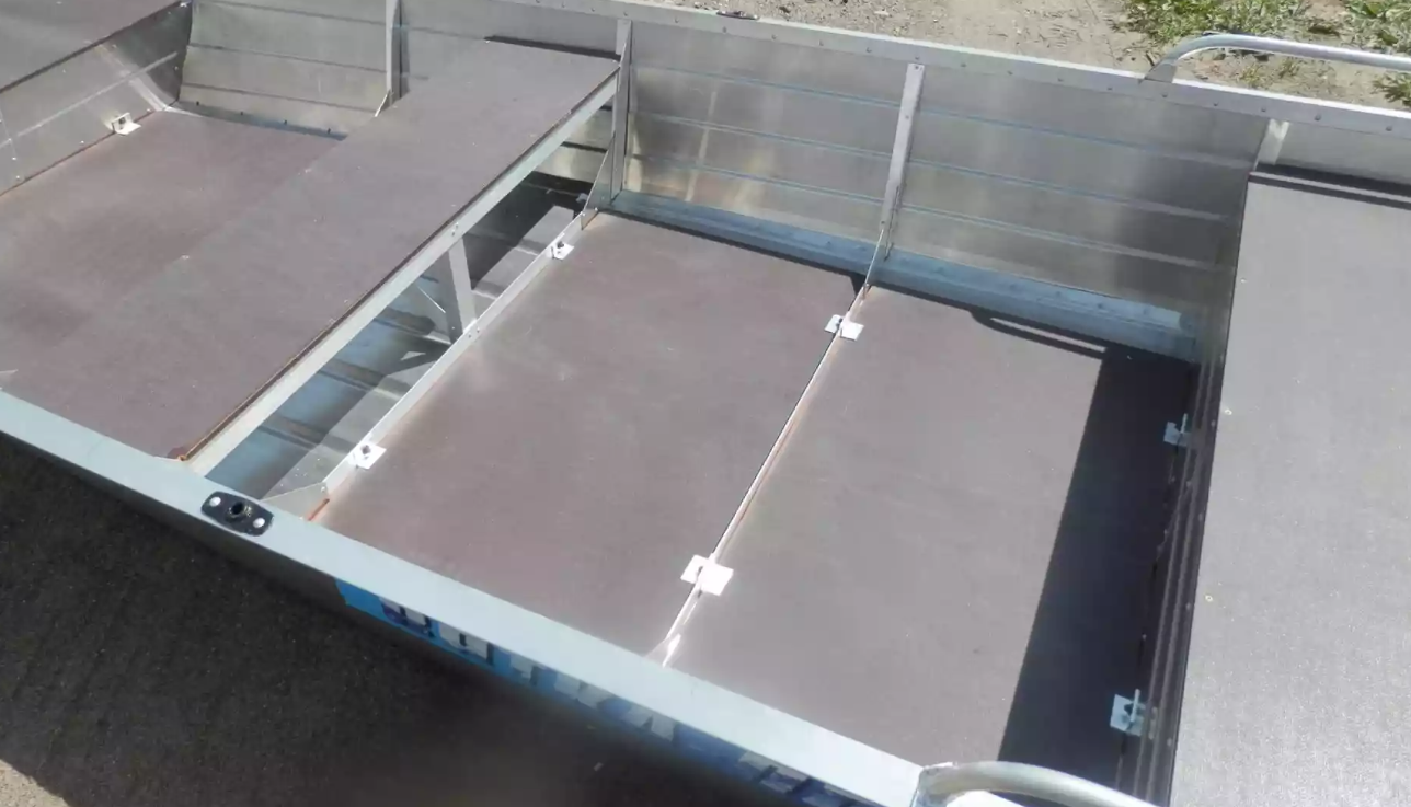 Алюминиевая лодка Вятка-Профи 32 в Анапе