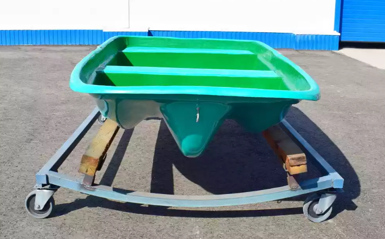 Стеклопластиковая лодка Старт (тримаран) в Анапе