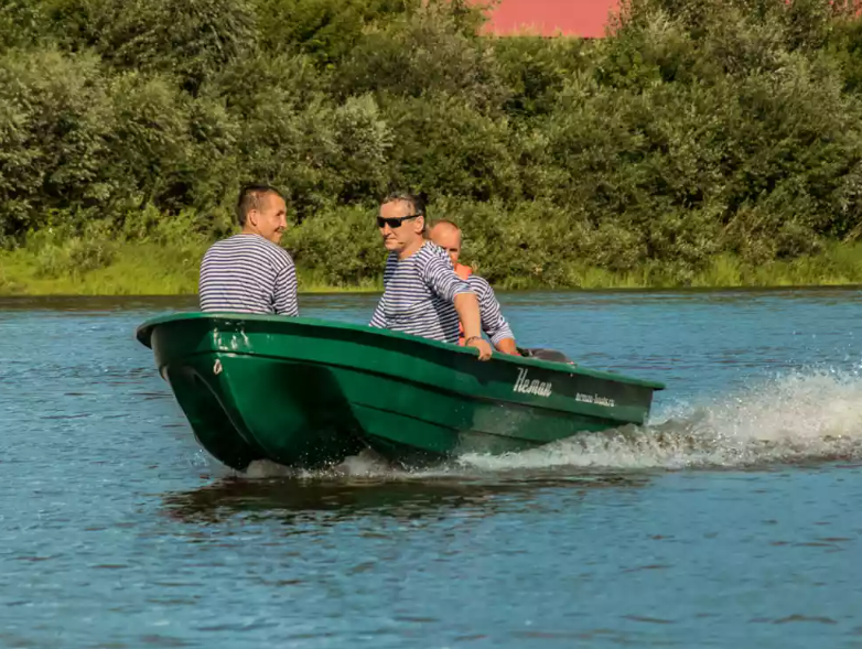 Стеклопластиковая лодка Neman-340 (тримаран) в Анапе