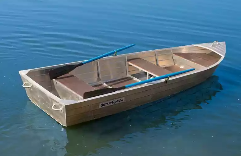Алюминиевая лодка Вятка-Профи 32 в Анапе