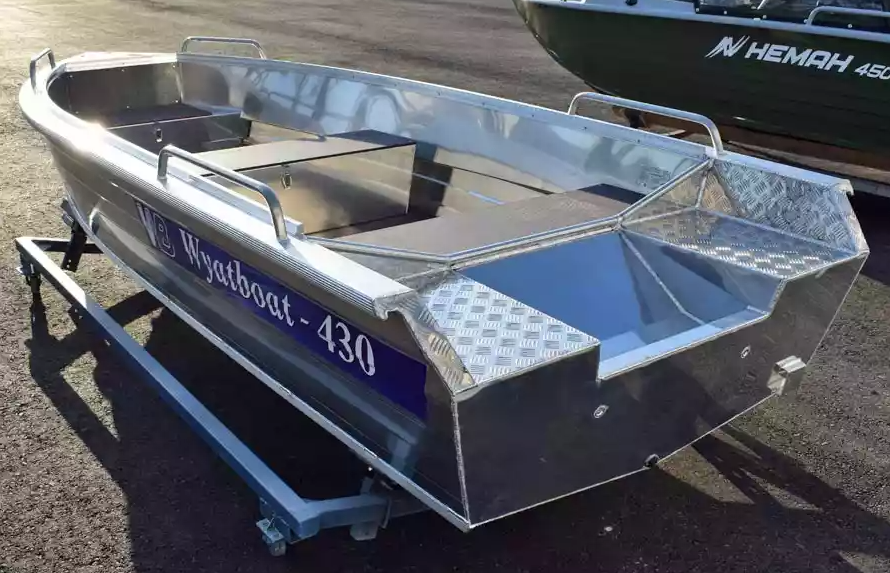 Алюминиевая лодка  Wyatboat-430 Р в Анапе