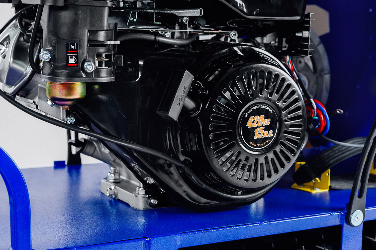 Мотобуксировщик SNOW DOG 17 с эл. запуском (DINKING) в Анапе