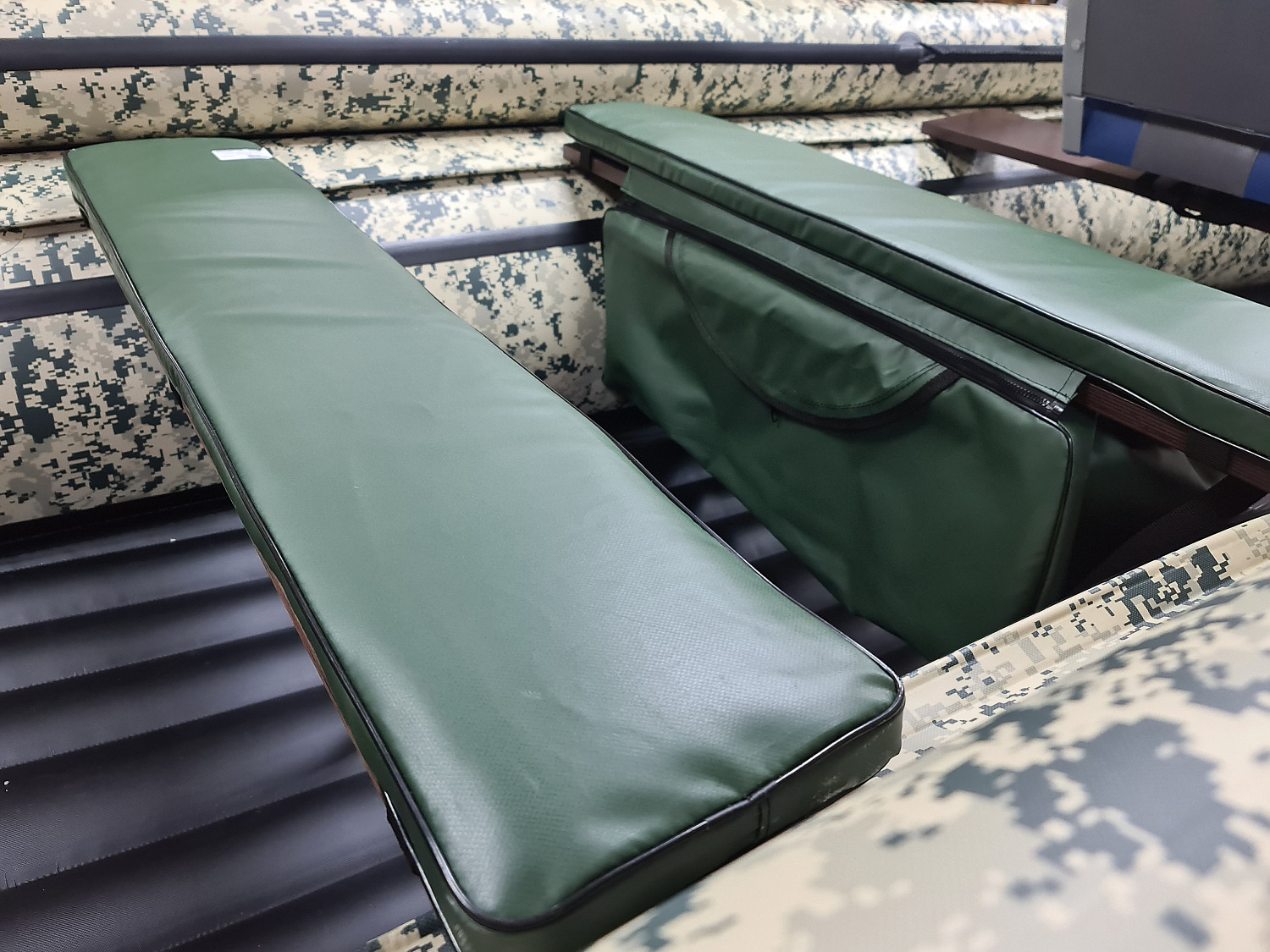 КОМПЛЕКТ МЯГКИХ НАКЛАДОК С СУМКОЙ ДЛЯ ЛОДОК 80Х20 ЗЕЛЕНЫЙ в Анапе