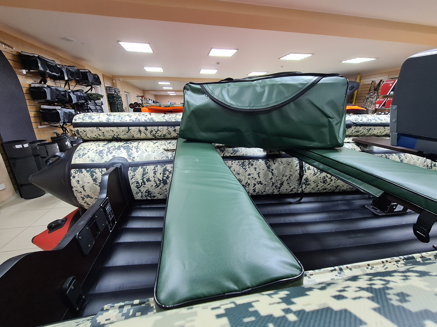 КОМПЛЕКТ МЯГКИХ НАКЛАДОК С СУМКОЙ ДЛЯ ЛОДОК 80Х20 ЗЕЛЕНЫЙ в Анапе